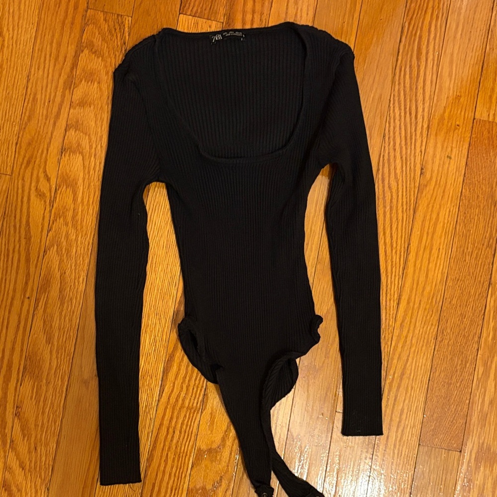 Zara Black Ribbed Long Sleeve Bodysuit